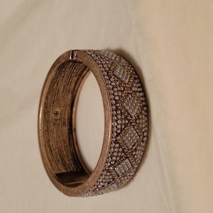 Banana Republic stunning gold and crystal bracelet